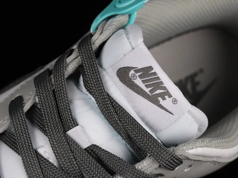 All categories Nk SB Dunk series Nk SB Dunk Low low-top sneakers F version special price Nk Dunk Low "Light Smoke Grey" white gray SB low-top sports and leisure sneakers DD1503-117